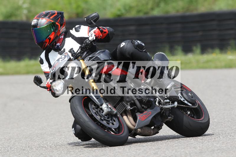 Archiv-2025/10 23.04.2025 Cornu Master School ADR/rot-rouge/59